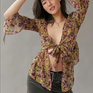 Urban Outfitters Paris Tie-Front Blouse |‎ Green + Brown Floral